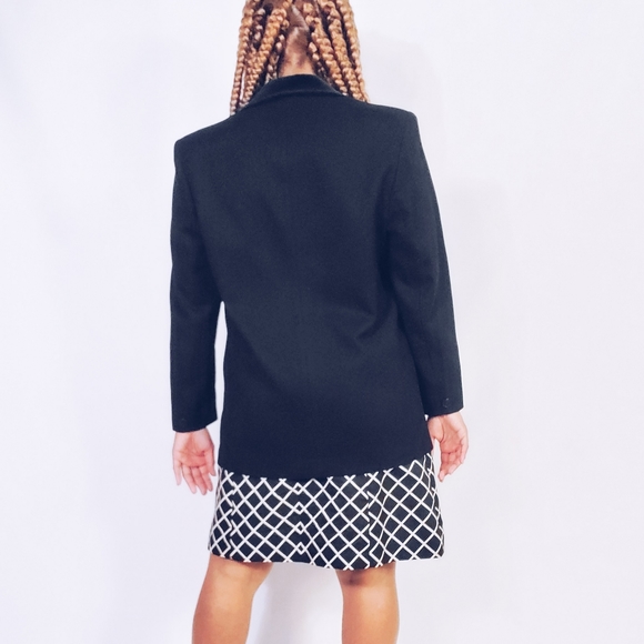 Velvet Trim Blazer - Picture 4 of 8